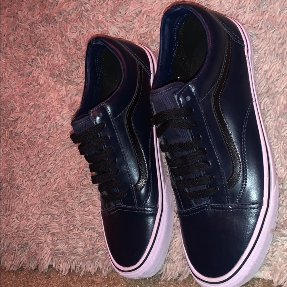 Shoes - Picture 2 of 3